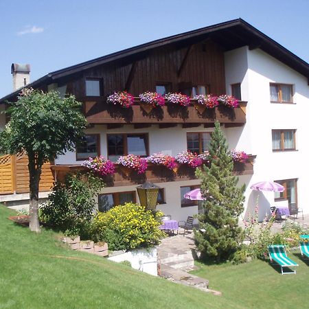 Gaestehaus Manuela - Familie Rantner เซเฟลด์ อิน ทิโรล ภายนอก รูปภาพ