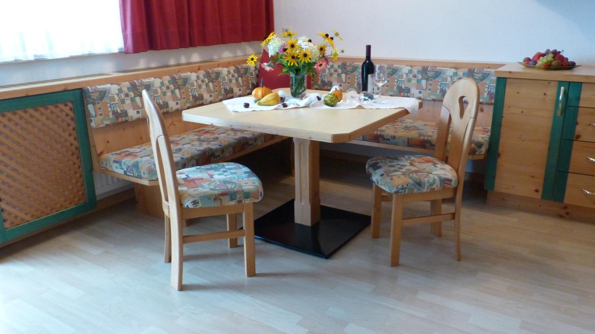 Gaestehaus Manuela - Familie Rantner เซเฟลด์ อิน ทิโรล ภายนอก รูปภาพ